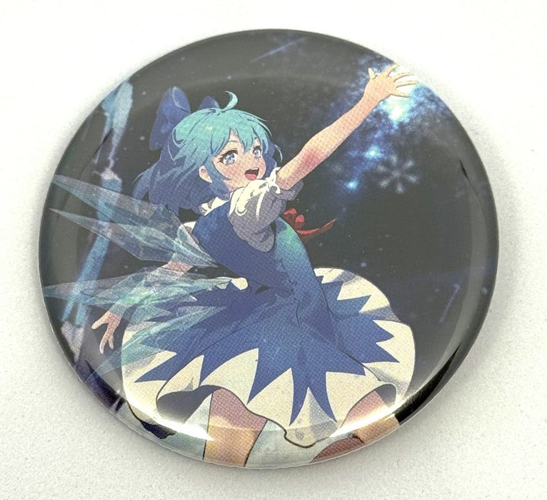 【新品】東方Project　57㎜缶バッジ チルノc-1 / ハチワレキッド 発売日:2025年04月頃