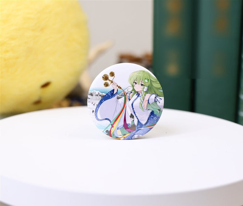 【新品】早苗×塩尻嶺諏訪湖水眺望　浮世絵缶バッジ / 諏訪幻想紀行 発売日:2026年10月04日