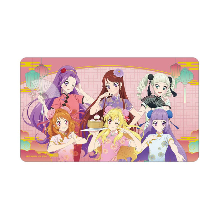 【新品】アイカツ！ 10th STORY ～未来へのSTARWAY～ 描き下ろし 集合 チャイナドレスver. マルチデスクマット / アルマビアンカ 発売日:2025年03月頃