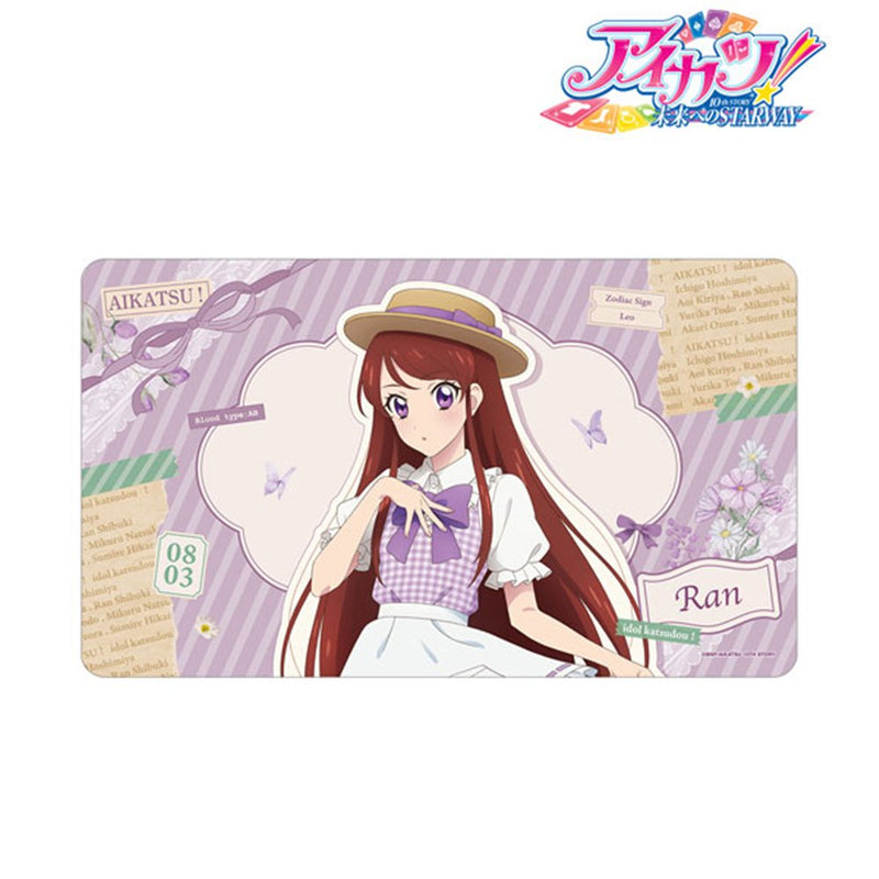 【新品】アイカツ! 10th STORY -未来へのSTARWAY- 描き下ろし 紫吹蘭 カントリーワンピースVer. マルチデスクマット / アルマビアンカ 発売日:2026年02月頃